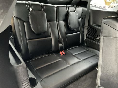 Used 2021 Ford Explorer XLT w/ Equipment Group 202A image 27