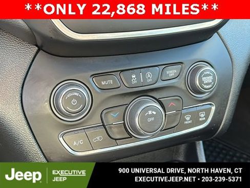 Used 2022 Jeep Cherokee Latitude w/ Sun & Sound Group image 17