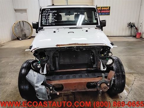 Used 2016 Jeep Wrangler Unlimited Sport w/ Max Tow Package AWD/4WD image 7