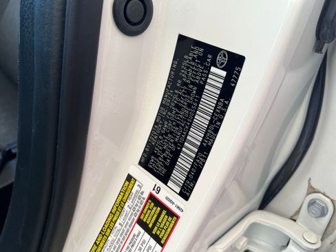 Used 2025 Toyota Camry LE image 28