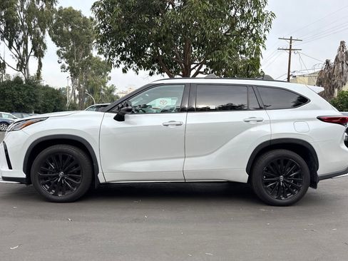 Certified 2023 Toyota Highlander XSE image 7