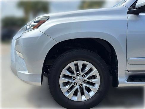 Used 2017 Lexus GX 460 Premium AWD/4WD image 4