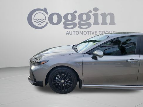 Certified 2025 Toyota Camry SE FWD image 31