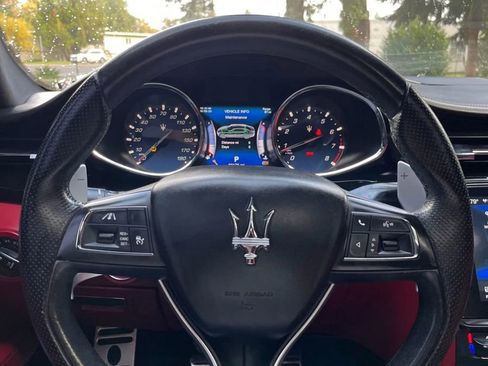 Used 2017 Maserati Quattroporte S GranSport image 16