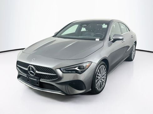 Used 2025 Mercedes-Benz CLA 250 4MATIC image 3