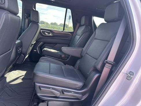 Used 2024 Chevrolet Tahoe Z71 w/ Luxury Package AWD/4WD image 29