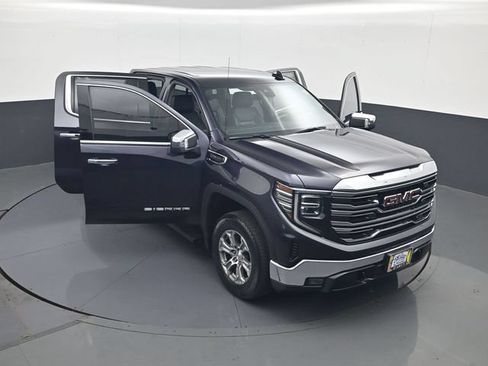 Certified 2024 GMC Sierra 1500 SLT w/ SLT Convenience Package AWD/4WD image 29