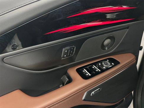 Used 2026 Lincoln Nautilus Reserve w/ Jet Appearance Package image 35