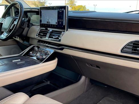 Used 2022 Lincoln Navigator Reserve AWD/4WD image 21