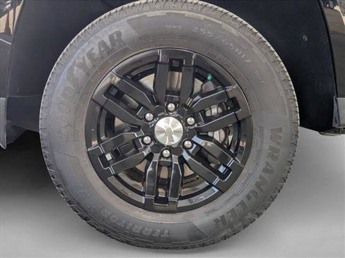 Used 2023 Chevrolet Colorado LT w/ LT Convenience Package II image 23