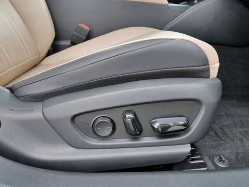 Used 2019 Lexus ES 300h w/ Accessory Package 2 image 13