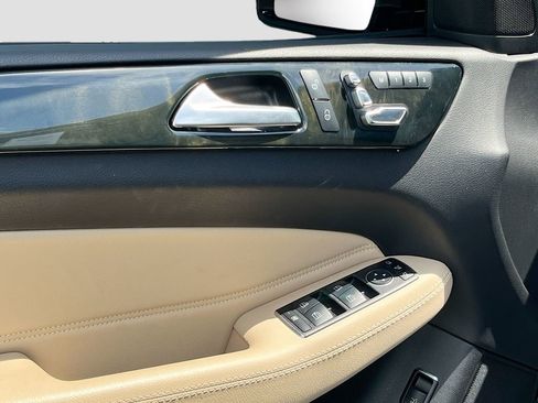 Used 2017 Mercedes-Benz GLS 450 4MATIC image 18