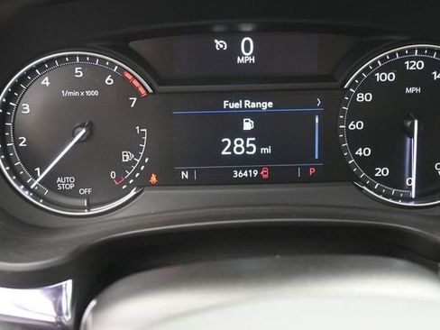 Used 2023 Cadillac XT4 Luxury w/ Cold Weather Package FWD image 11