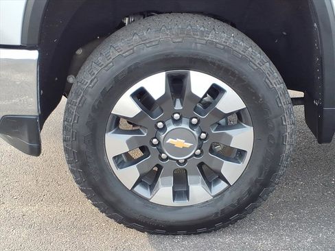 Used 2021 Chevrolet Silverado 2500 LT w/ Convenience Package image 30