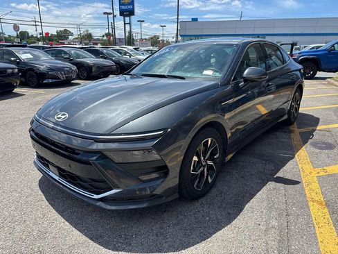 Used 2025 Hyundai Sonata SEL FWD image 4