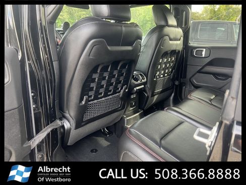 Used 2022 Jeep Wrangler Unlimited Rubicon w/ Cold Weather Group image 13