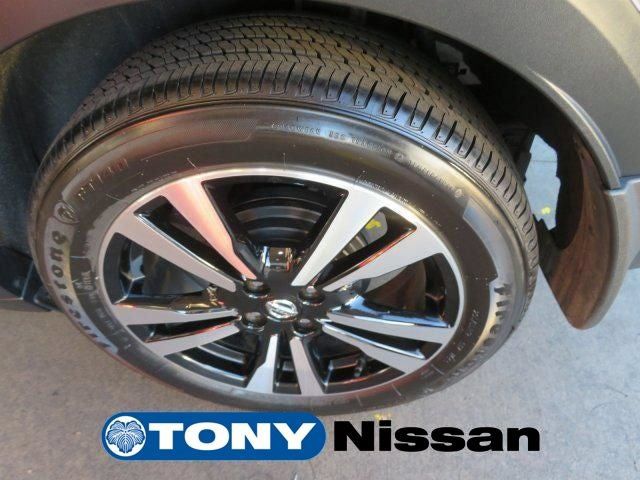 Used 2018 Nissan Kicks SV FWD image 13