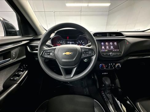 Used 2023 Chevrolet TrailBlazer LT FWD image 8