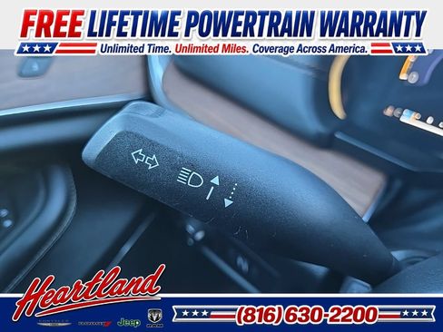 Used 2025 Jeep Grand Cherokee Summit AWD/4WD image 46