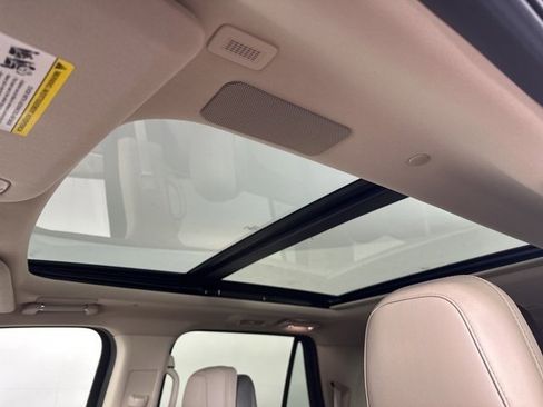 New 2024 Lincoln Navigator L Reserve image 30