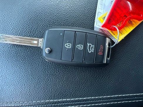 Used 2020 Kia Sportage LX FWD image 32