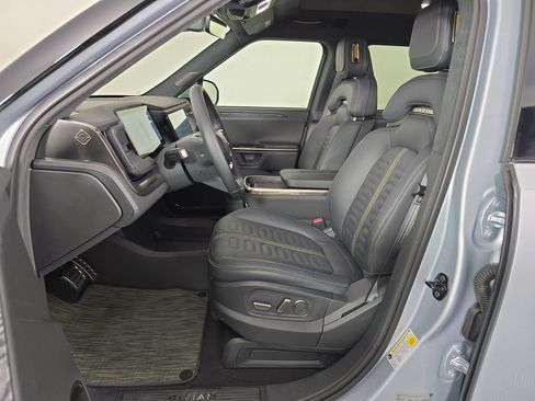 Used 2024 Rivian R1T Adventure AWD/4WD image 18