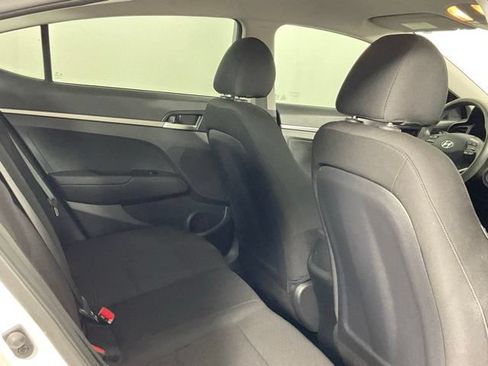 Used 2019 Hyundai Elantra SE w/ Cargo Package FWD image 21