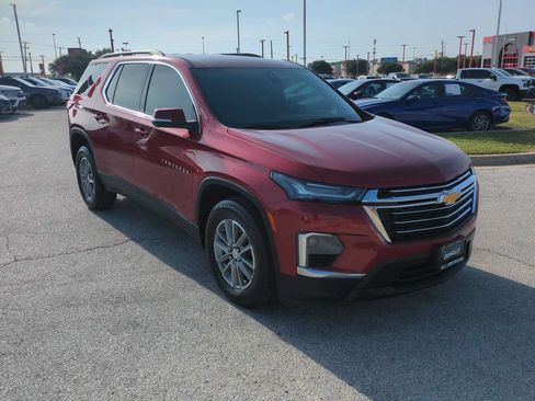 Used 2023 Chevrolet Traverse LT FWD image 7