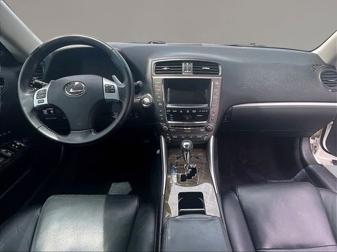 Used 2011 Lexus IS 350C w/ Luxury Pkg RWD image 7