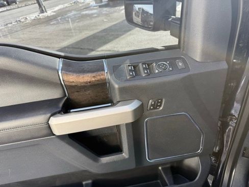 Used 2022 Ford F250 Lariat w/ Chrome Package image 10