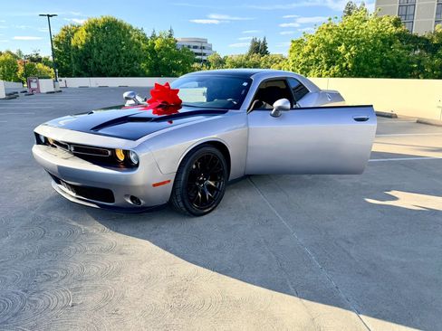 Used 2015 Dodge Challenger R/T w/ Quick Order Package 28B R/T RWD image 48