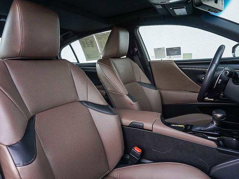 Certified 2025 Lexus ES 350 w/ Premium Package image 17