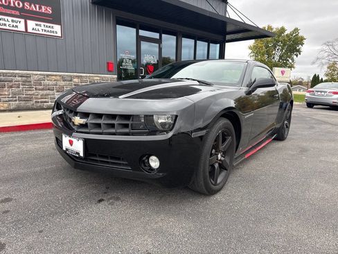 Used 2010 Chevrolet Camaro LT image 2