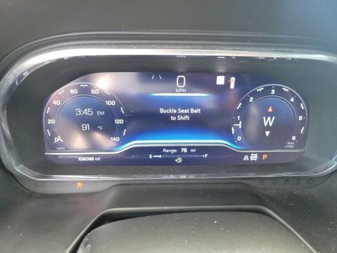 Certified 2022 Chevrolet Suburban LT AWD/4WD image 16