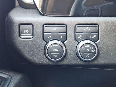 Used 2023 GMC Sierra 1500 Elevation w/ LPO, Elevation Black Package image 21