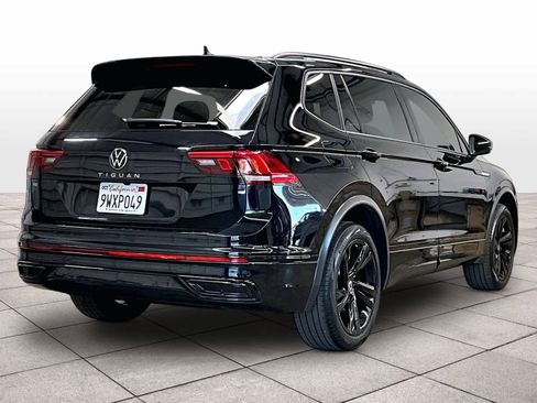 Used 2023 Volkswagen Tiguan SE R-Line FWD image 15