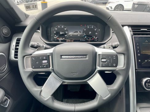 Used 2025 Land Rover Discovery S AWD/4WD image 21