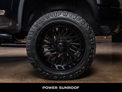 Used 2025 Chevrolet Silverado 2500 High Country w/ High Country Premium Package image 11