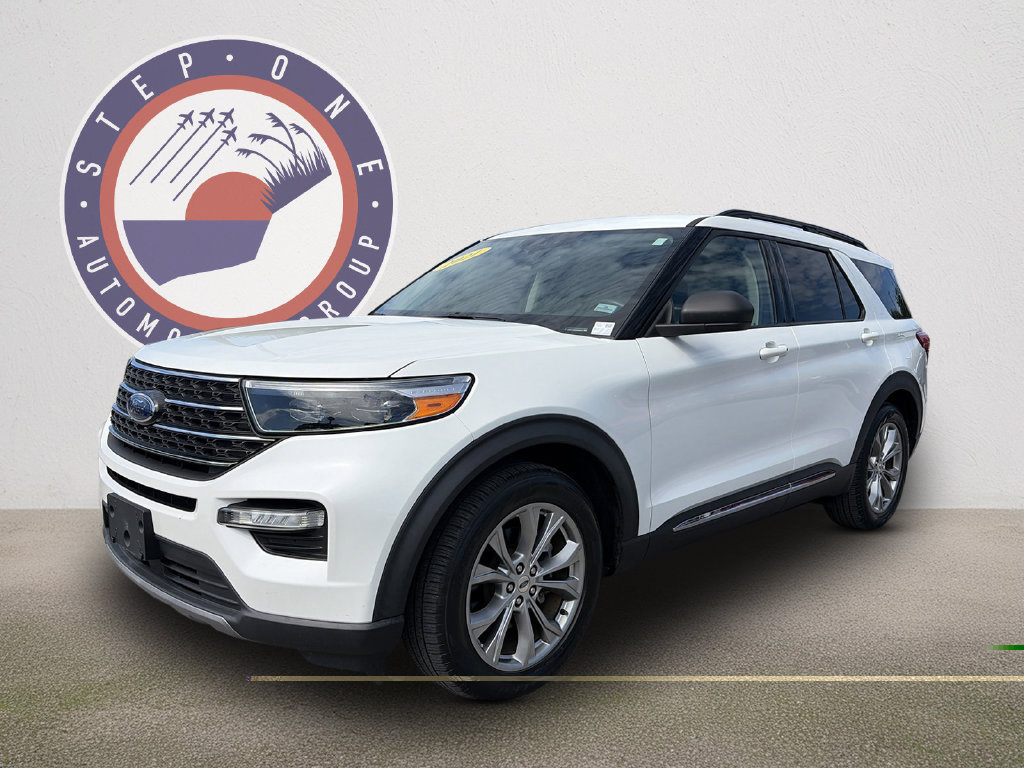 Certified 2021 Ford Explorer XLT w/ Equipment Group 202A RWD image 2