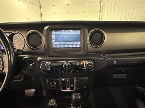 Used 2021 Jeep Wrangler Unlimited Sport AWD/4WD image 28