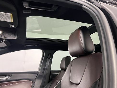 Used 2020 Ford Edge Titanium w/ Equipment Group 301A image 22