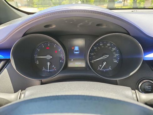 Used 2021 Toyota C-HR XLE FWD image 16