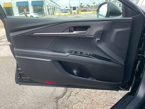 Used 2025 Toyota Camry LE image 18