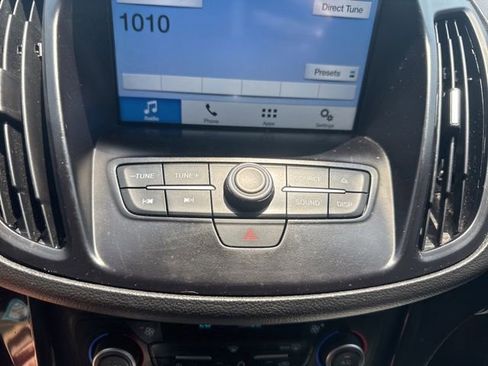 Used 2018 Ford Escape SE w/ SE Sport Appearance Package AWD/4WD image 17
