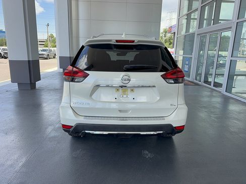 Used 2018 Nissan Rogue SL w/ Premium Package FWD image 5