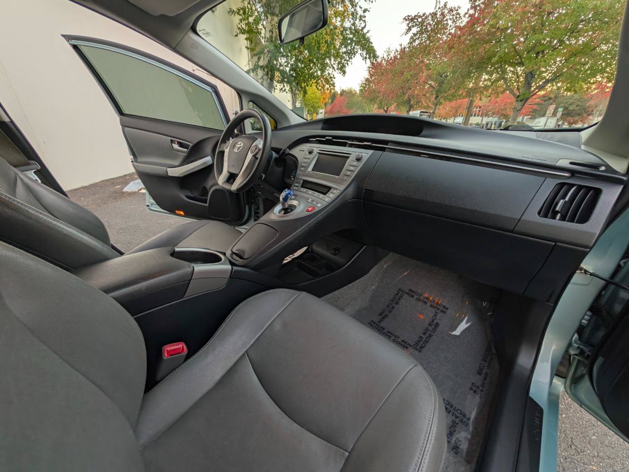 Used 2013 Toyota Prius Three w/ Protection Pkg FWD image 11