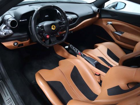 Certified 2021 Ferrari F8 Tributo image 17