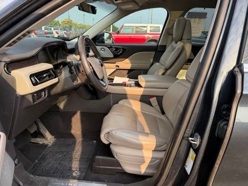Used 2023 Lincoln Aviator Reserve w/ Equipment Group 201A AWD/4WD image 15