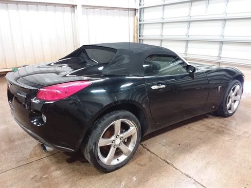 Used 2007 Pontiac Solstice Convertible w/ Premium Package image 2