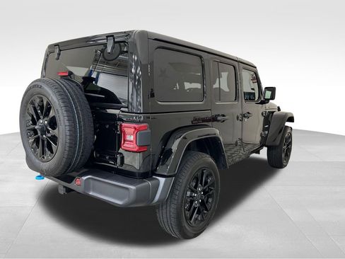 Used 2024 Jeep Wrangler Unlimited Sahara image 5